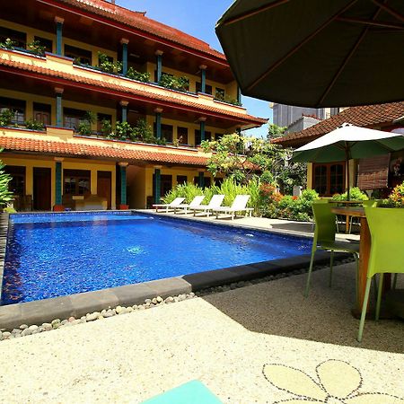 Dua Dara Inn Kuta ليجيان المظهر الخارجي الصورة