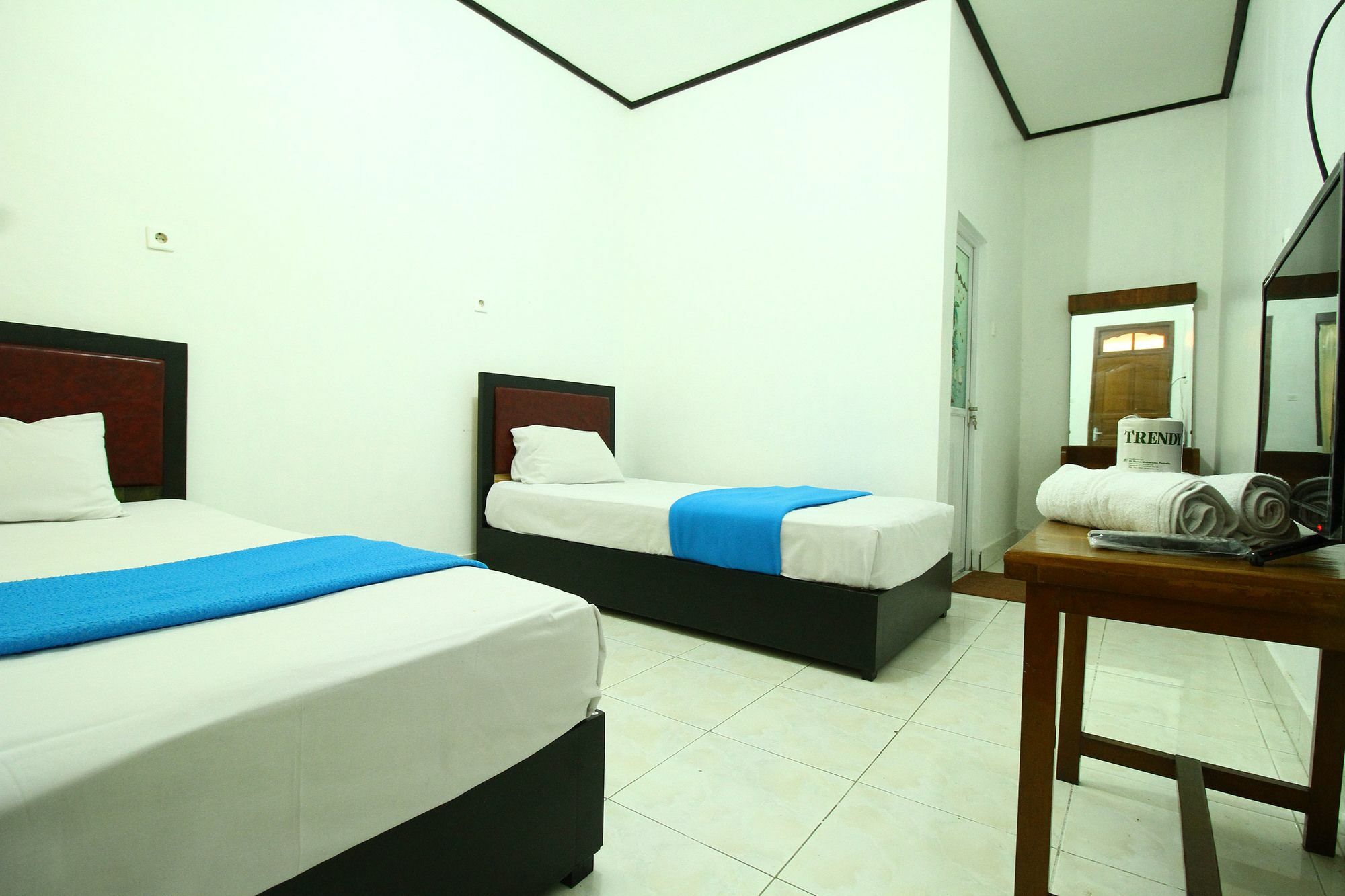 Dua Dara Inn Kuta ليجيان المظهر الخارجي الصورة