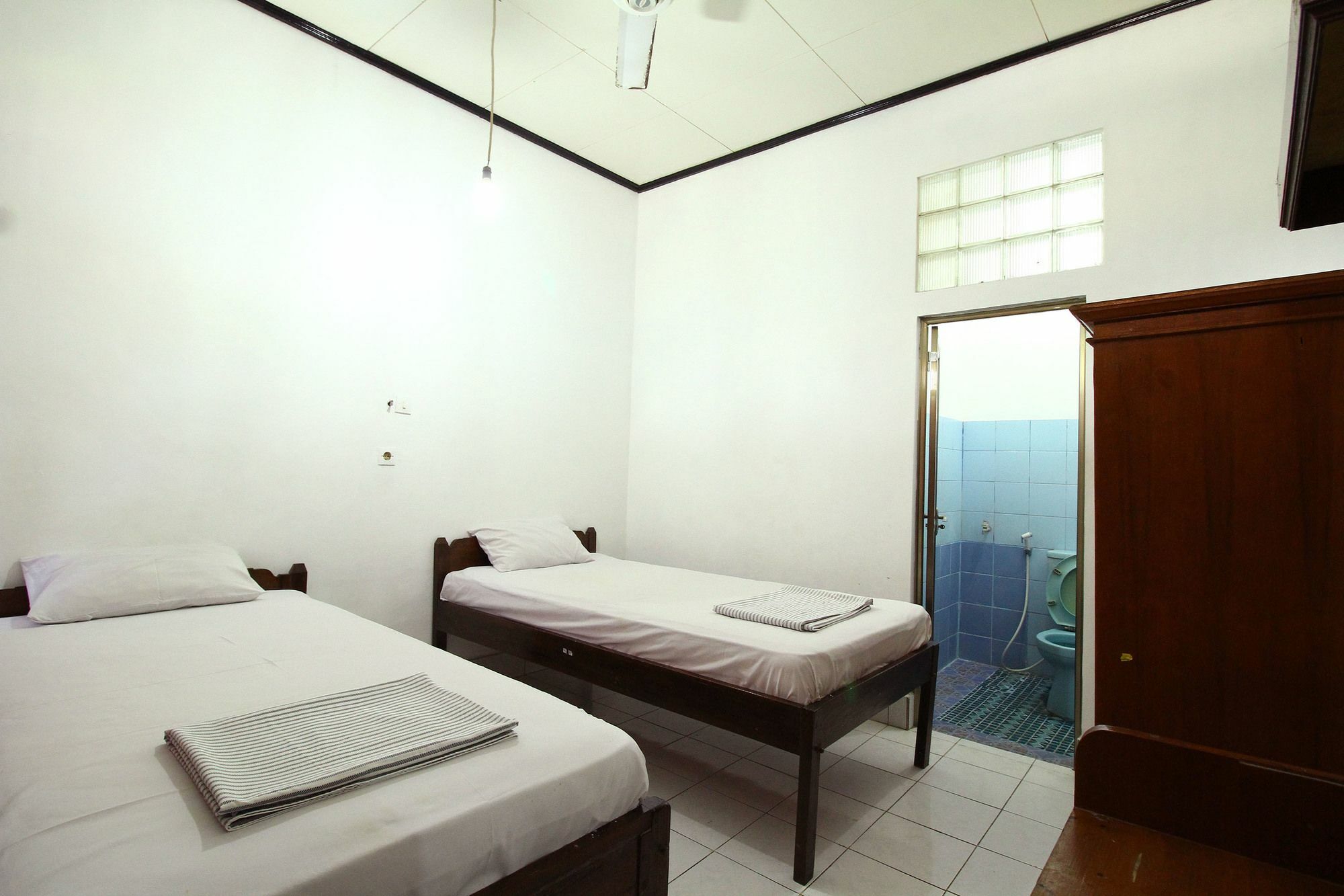 Dua Dara Inn Kuta ليجيان المظهر الخارجي الصورة