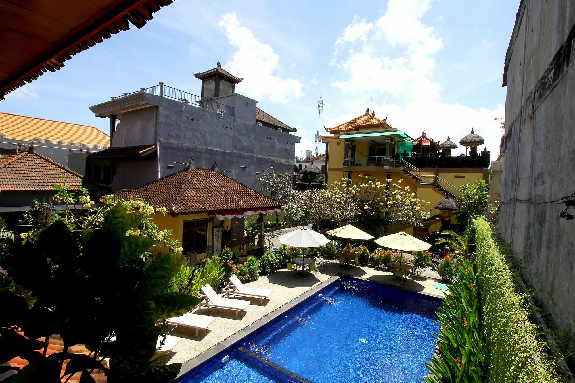 Dua Dara Inn Kuta ليجيان المظهر الخارجي الصورة