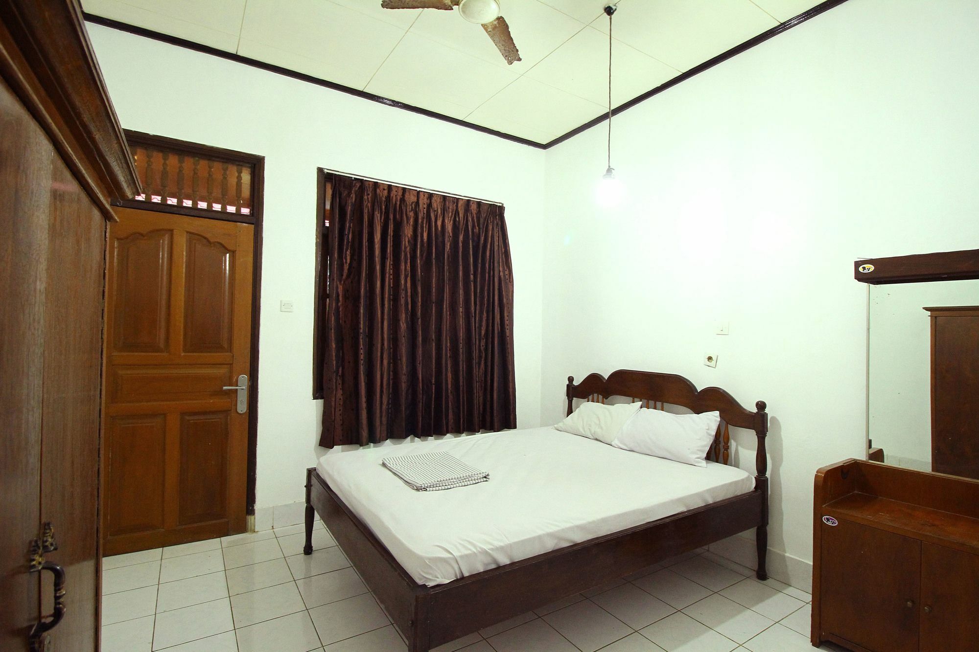 Dua Dara Inn Kuta ليجيان المظهر الخارجي الصورة