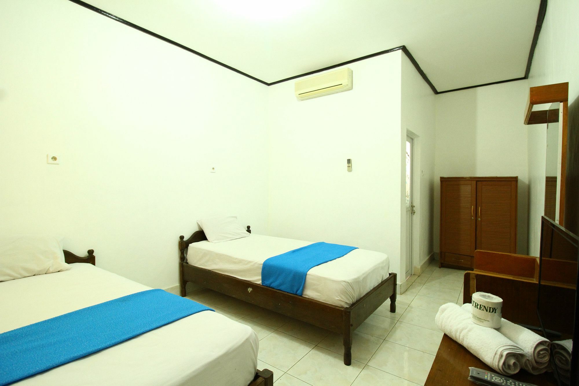 Dua Dara Inn Kuta ليجيان المظهر الخارجي الصورة