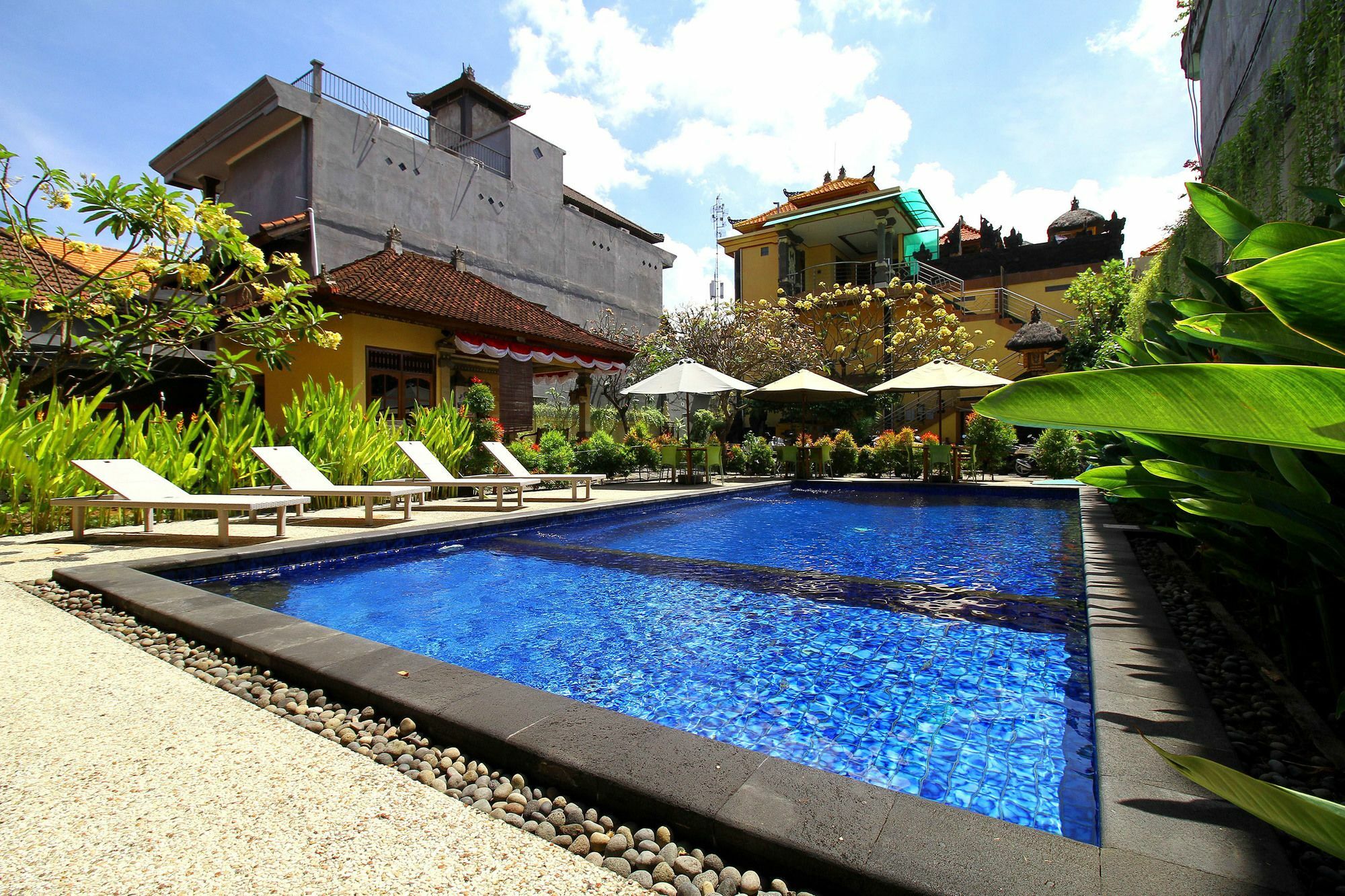 Dua Dara Inn Kuta ليجيان المظهر الخارجي الصورة